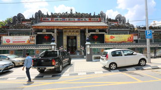 中華街にある派手な建物