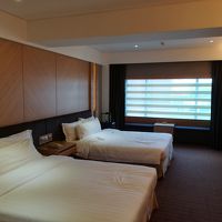 綺麗で広かったです。出窓でも寝れます。