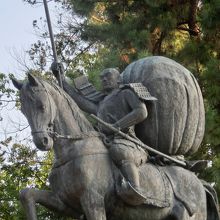 前田公の像