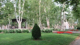 イェラチッチ広場から歩いて