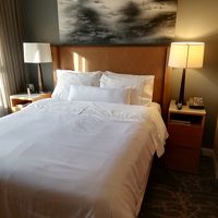 ベッドルーム。ちょっと狭めです。