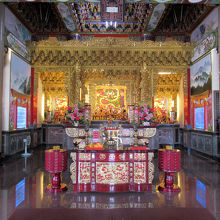 寺院内に入り、あらためて中央部分の風景です