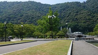 色々な建物もある広大な公園!!