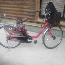 お借りした無料の電動レンタサイクルの様子