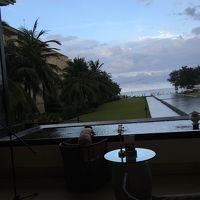 ハッピーアワーができるバー