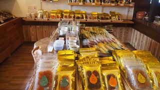 国産のドライフルーツが揃っています