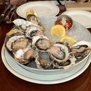 ハッピーアワーの生牡蠣が美味しいシーフードレストラン