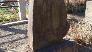 弁天島西側の石碑群