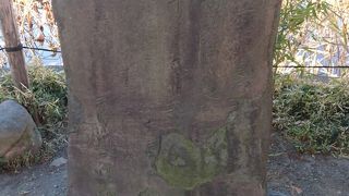 不忍池を詠んだ歌碑