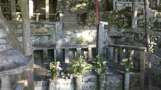 龍馬、中岡並んでお墓