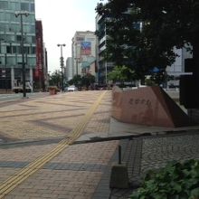 昼間の橋の様子です。