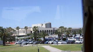 外国からの観光客が多く感じる空港です。