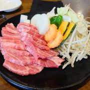 厚切りで柔らかいラム肉が抜群においしい！