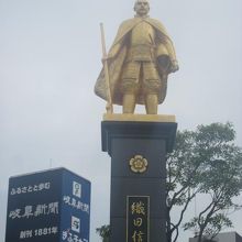 足下から見上げると、尚更猛々しく見えますね！