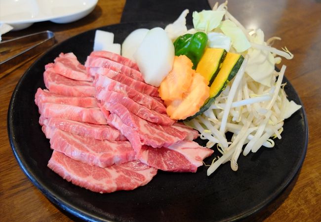 厚切りで柔らかいラム肉が抜群においしい！