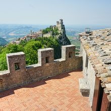 第二の塔「ロッカ・チェスタ」から見たグアイタ塔