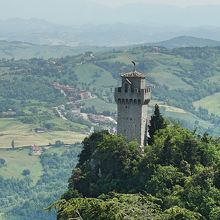 第三の塔「ロッカ・モンターレ」  