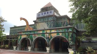 バスタ一ミナルへの通り抜け