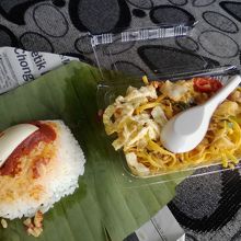 ミーゴレン(2RM)、ナシルマッ(1.2RM)