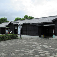 多くの日本家屋が修復されています