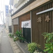 店頭にメニュー等の表示は一切ない