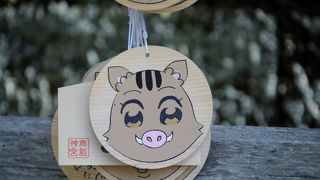 他の神社にない特徴　絵馬に目鼻を描いて奉納