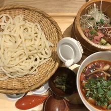 うどんのセットもあるのが嬉しい