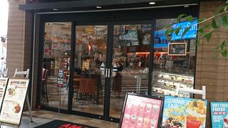 街のカフェです。