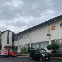 熱田駅前は閑散としています。