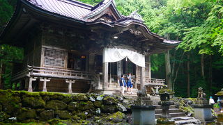 神秘的な雰囲気のある神社