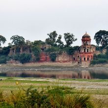 タージの横にある廃城址。