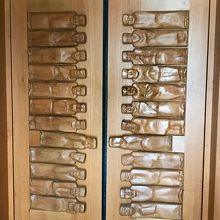 入口ドアのデザインが面白い