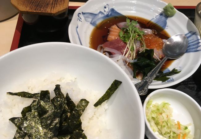 朝食海鮮丼