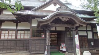 弘前城城址散策で武徳殿休憩所に行きました