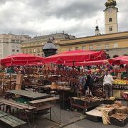 ザグレブ大聖堂近くの市場