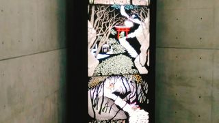 (秋田県立美術館)　入り口の吹き抜けの螺旋階段、斬新です