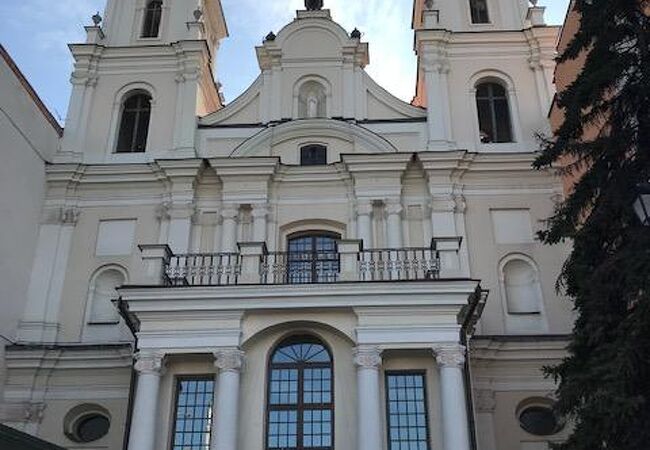 ミンスクの聖霊大聖堂近くのカトリックの教会