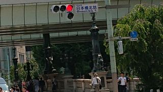 日本橋川に架かる