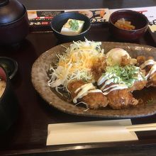 チキン南蛮定食です。