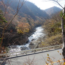 国道上には駐車スペースがない
