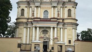 漆喰の彫刻が見事