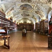 綺麗な図書館