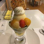 京都の老舗のケーキ店のカフェ 