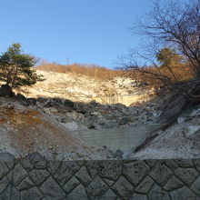 噴気はそれほどでもなく