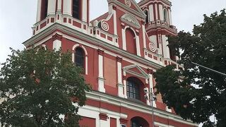 ルキシキュウ広場の教会