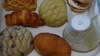 ここ限定の「マウントメロンフジヤマ」と「桔梗信玄餅シュー」