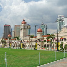 ムルデカ・スクエアより望む。