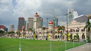 ムルデカ・スクエアより望む。