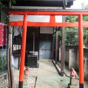 住宅街にひっそりとある神社