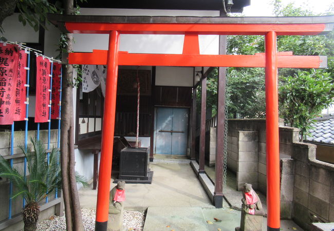 住宅街にひっそりとある神社